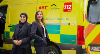 Medewerkers onthaal spoedgevallen voor ziekenwagen