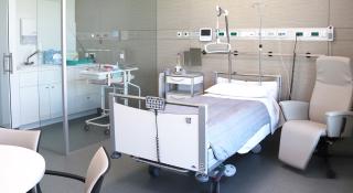 Eenpersoonskamer na bevalling op materniteit AZ Sint-Maarten